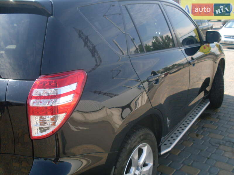 Внедорожник / Кроссовер Toyota RAV4 2010 в Николаеве