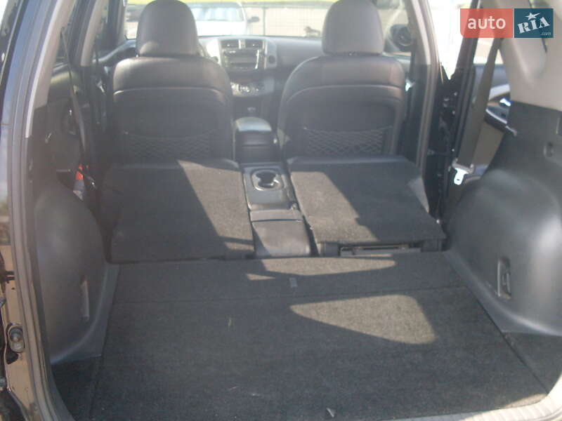 Внедорожник / Кроссовер Toyota RAV4 2010 в Николаеве