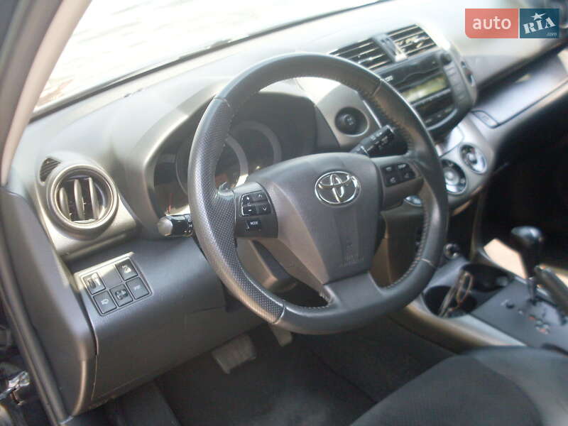 Внедорожник / Кроссовер Toyota RAV4 2010 в Николаеве