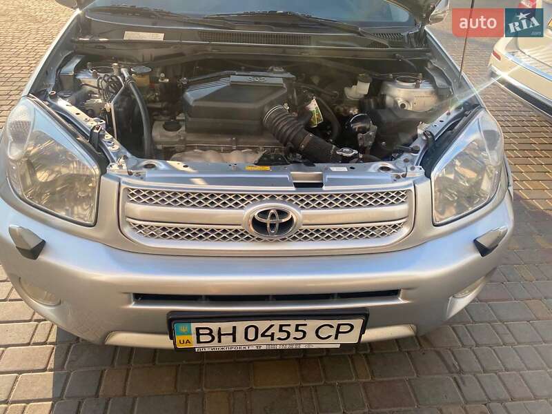 Позашляховик / Кросовер Toyota RAV4 2004 в Одесі