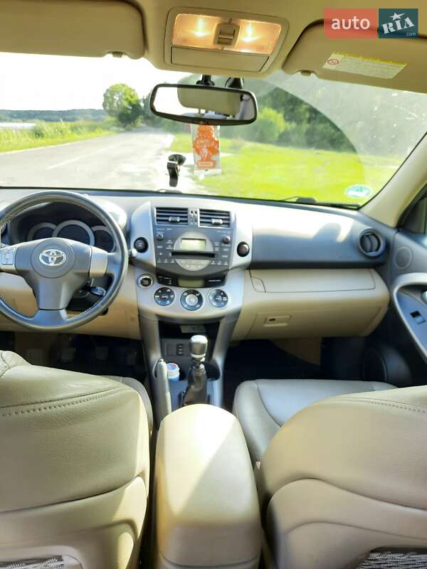 Позашляховик / Кросовер Toyota RAV4 2006 в Бродах