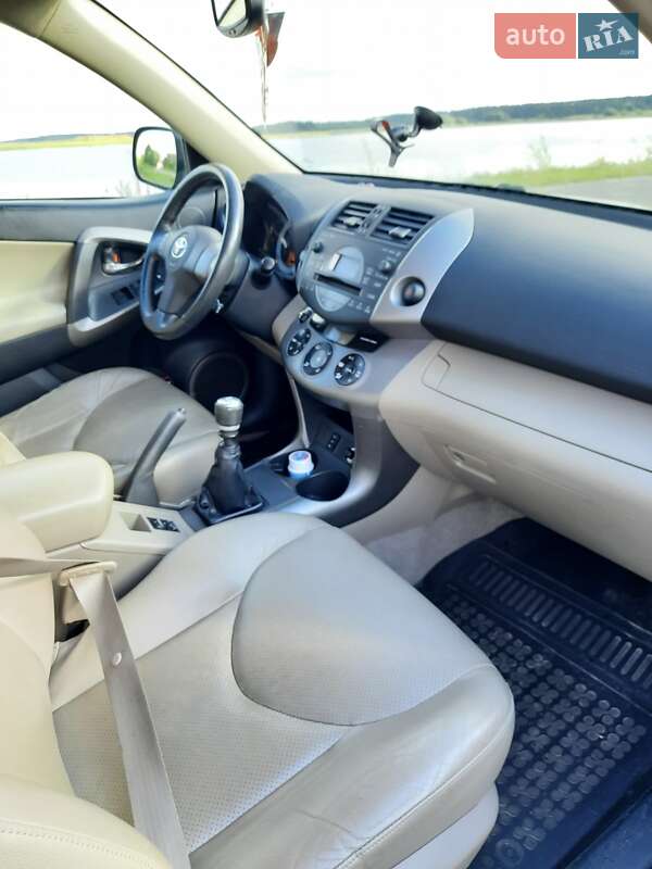 Позашляховик / Кросовер Toyota RAV4 2006 в Бродах