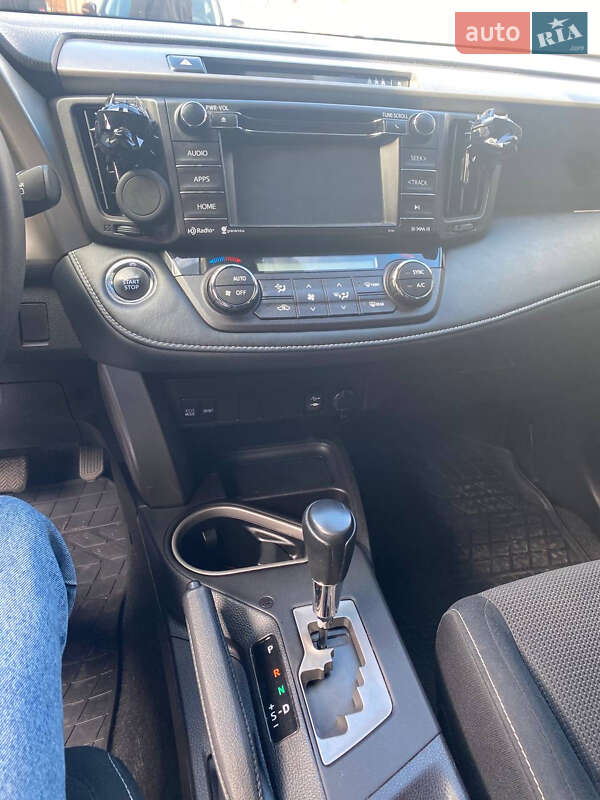 Внедорожник / Кроссовер Toyota RAV4 2018 в Киеве