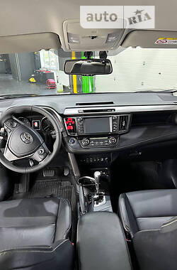 Внедорожник / Кроссовер Toyota RAV4 2016 в Броварах