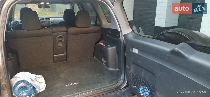 Внедорожник / Кроссовер Toyota RAV4 2012 в Ивано-Франковске