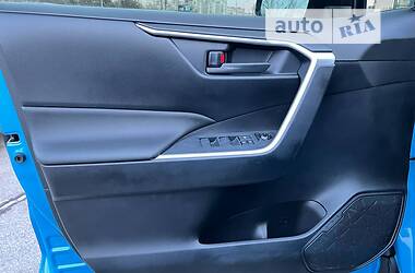 Позашляховик / Кросовер Toyota RAV4 2019 в Запоріжжі