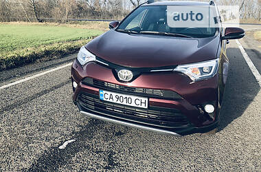 Внедорожник / Кроссовер Toyota RAV4 2017 в Звенигородке