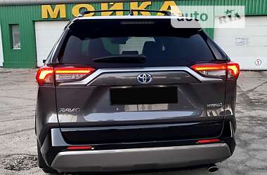 Внедорожник / Кроссовер Toyota RAV4 2020 в Харькове