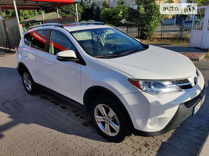 Позашляховик / Кросовер Toyota RAV4 2015 в Мукачевому