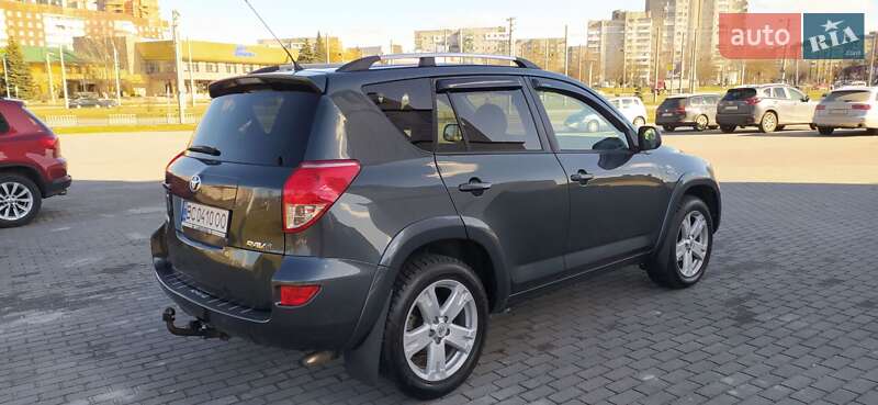 Позашляховик / Кросовер Toyota RAV4 2006 в Львові