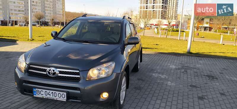 Позашляховик / Кросовер Toyota RAV4 2006 в Львові