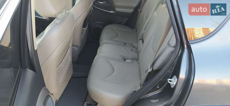 Позашляховик / Кросовер Toyota RAV4 2006 в Львові