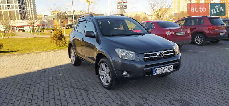 Позашляховик / Кросовер Toyota RAV4 2006 в Львові