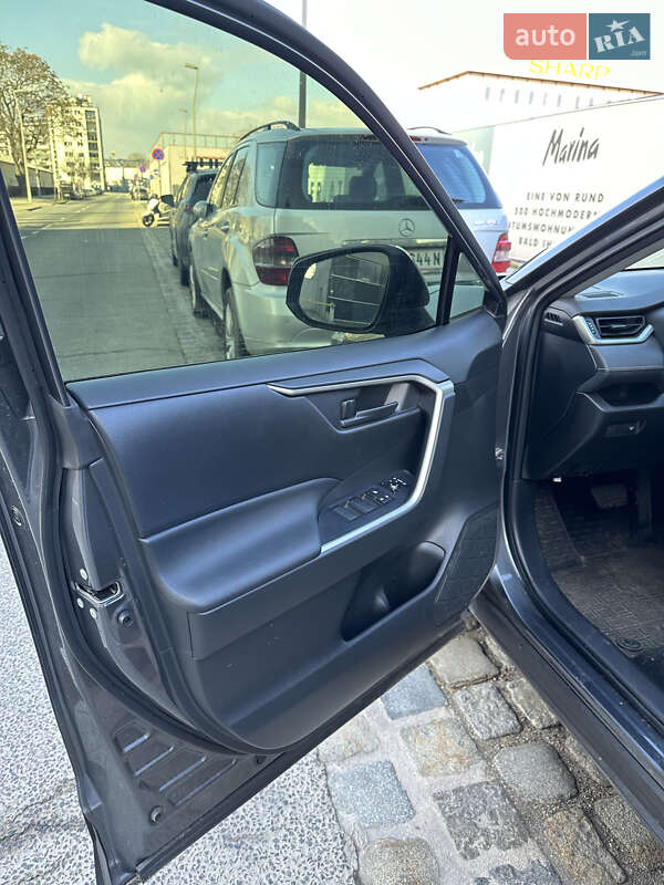 Позашляховик / Кросовер Toyota RAV4 2019 в Києві