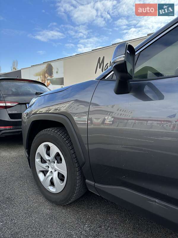 Позашляховик / Кросовер Toyota RAV4 2019 в Києві