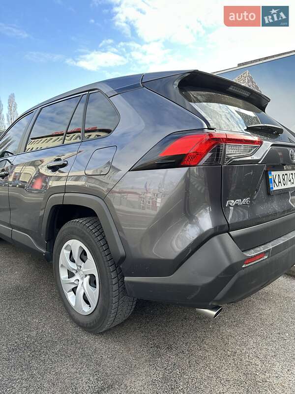 Позашляховик / Кросовер Toyota RAV4 2019 в Києві