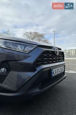 Внедорожник / Кроссовер Toyota RAV4 2019 в Киеве