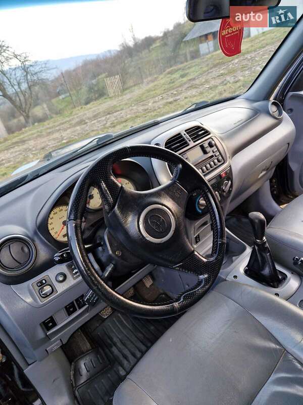 Позашляховик / Кросовер Toyota RAV4 2003 в Іршаві