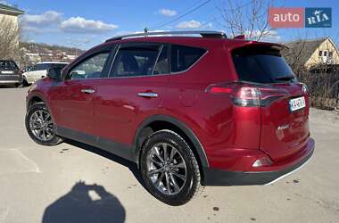 Внедорожник / Кроссовер Toyota RAV4 2017 в Киеве