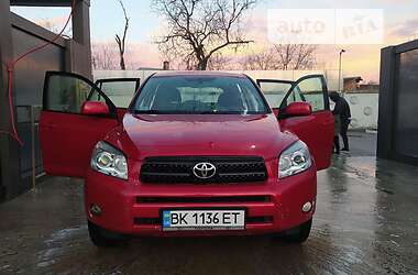 Внедорожник / Кроссовер Toyota RAV4 2006 в Ровно