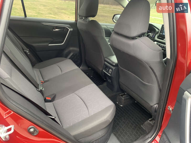 Внедорожник / Кроссовер Toyota RAV4 2019 в Новой Водолаге фото 8 Внедорожник / Кроссовер Toyota RAV4 2019 в Новой Водолаге