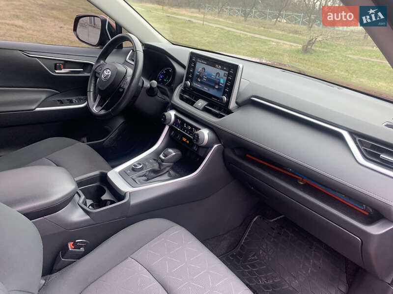 Внедорожник / Кроссовер Toyota RAV4 2019 в Новой Водолаге фото 10 Внедорожник / Кроссовер Toyota RAV4 2019 в Новой Водолаге