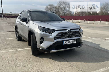 Позашляховик / Кросовер Toyota RAV4 2019 в Харкові