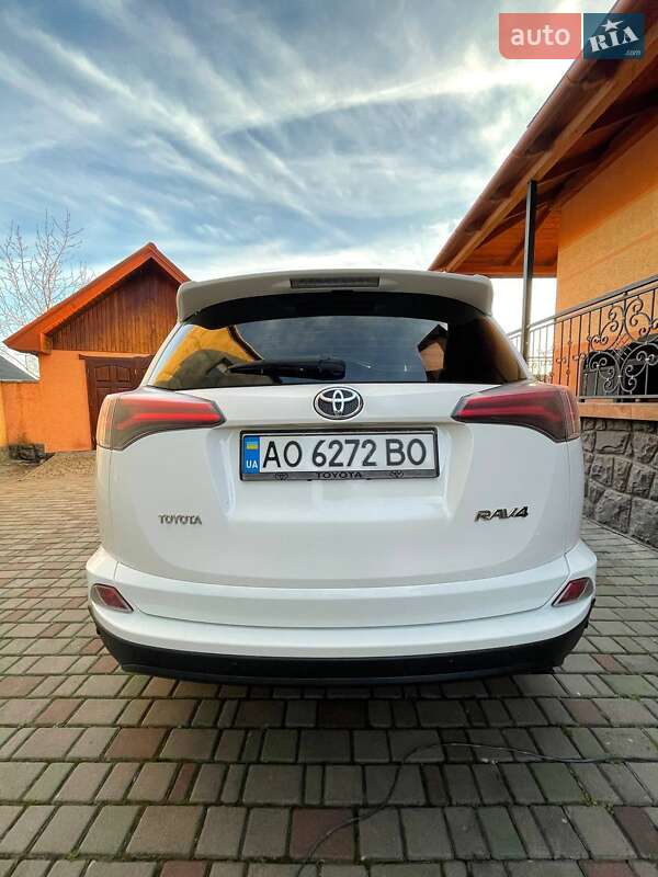 Внедорожник / Кроссовер Toyota RAV4 2017 в Мукачево фото 10 Внедорожник / Кроссовер Toyota RAV4 2017 в Мукачево