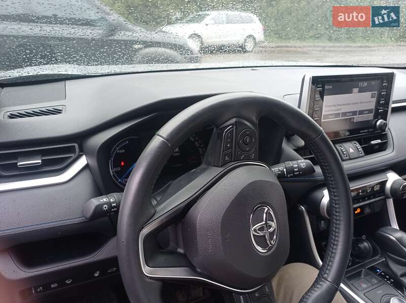 Внедорожник / Кроссовер Toyota RAV4 2019 в Дрогобыче