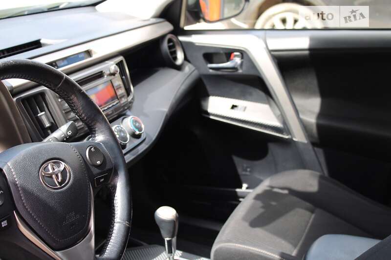 Внедорожник / Кроссовер Toyota RAV4 2013 в Снятине