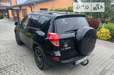 Позашляховик / Кросовер Toyota RAV4 2008 в 
