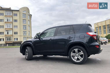 Позашляховик / Кросовер Toyota RAV4 2010 в 