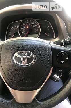 Позашляховик / Кросовер Toyota RAV4 2014 в Сумах