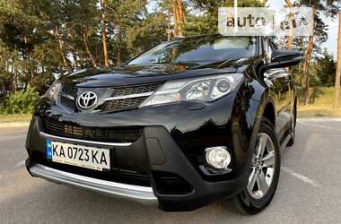 Внедорожник / Кроссовер Toyota RAV4 2015 в 