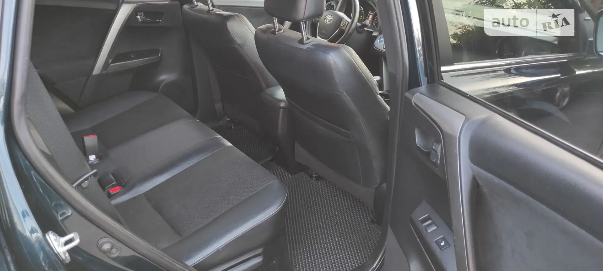 2018 Toyota RAV 4 - мініатюра 11