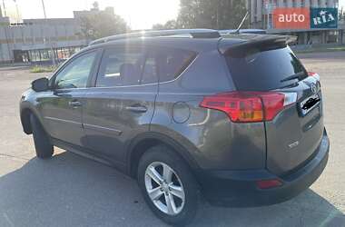 Внедорожник / Кроссовер Toyota RAV4 2014 в 