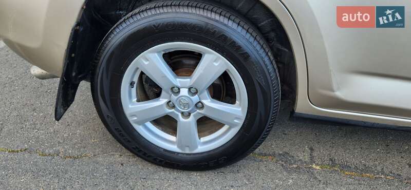 Внедорожник / Кроссовер Toyota RAV4 2006 в Одессе