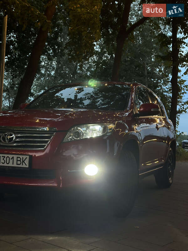 Внедорожник / Кроссовер Toyota RAV4 2010 в Киеве