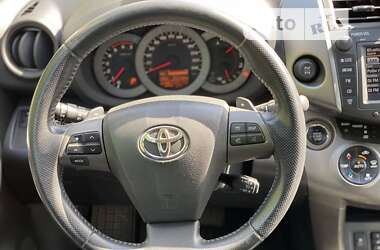 Внедорожник / Кроссовер Toyota RAV4 2010 в Ровно