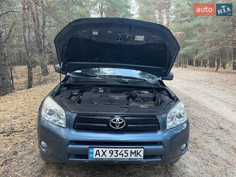 Позашляховик / Кросовер Toyota RAV4 2007 в Харкові