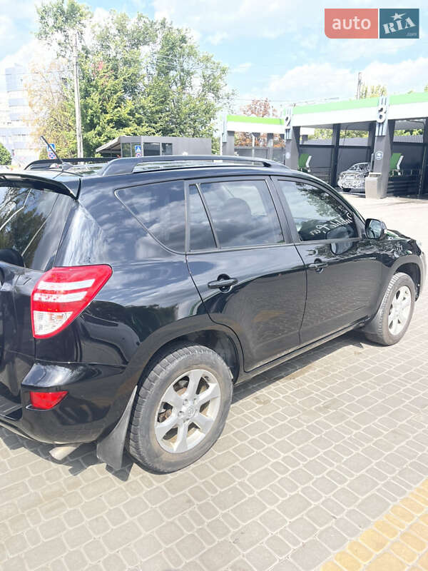 Внедорожник / Кроссовер Toyota RAV4 2011 в Харькове