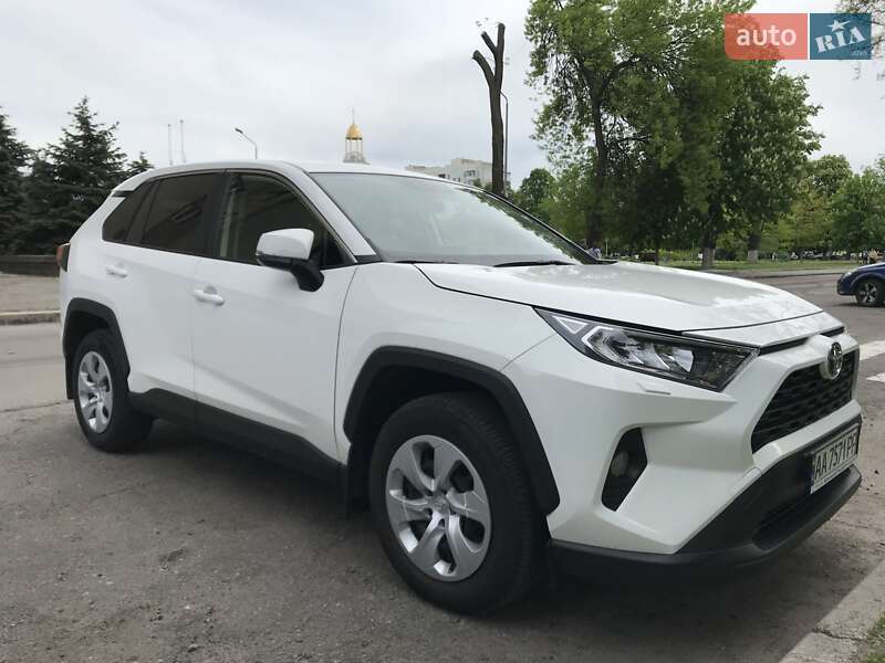 Позашляховик / Кросовер Toyota RAV4 2019 в Черкасах