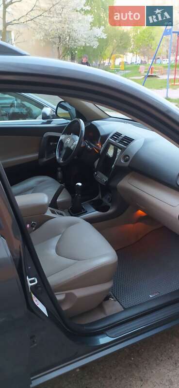 Позашляховик / Кросовер Toyota RAV4 2006 в Львові