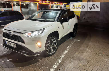 Позашляховик / Кросовер Toyota RAV4 2021 в Житомирі