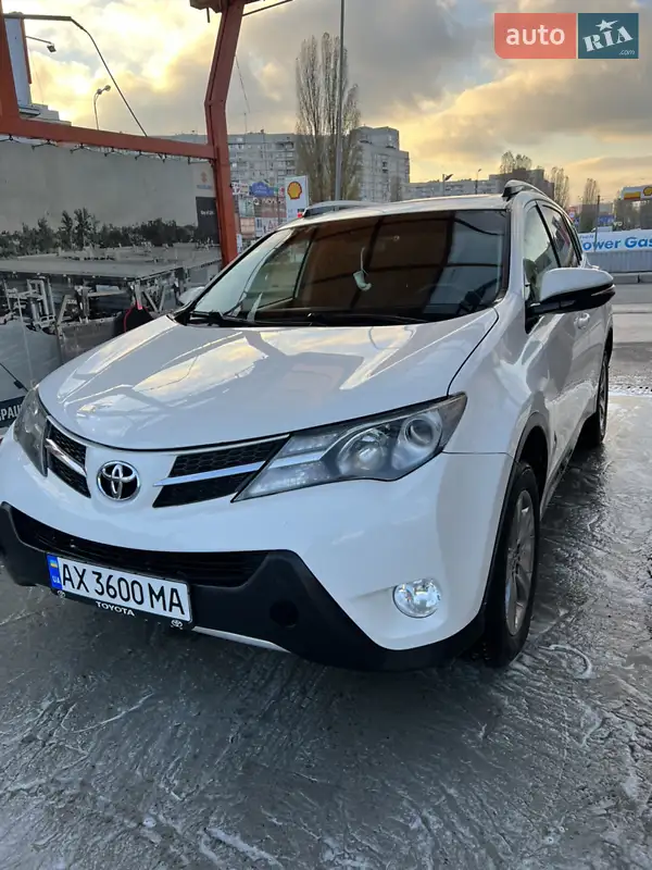 Toyota RAV4 2015