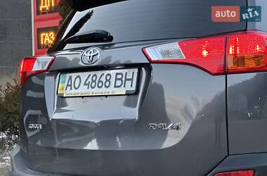 Позашляховик / Кросовер Toyota RAV4 2014 в Міжгір'ї
