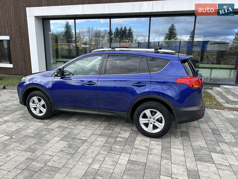 Позашляховик / Кросовер Toyota RAV4 2014 в Ужгороді