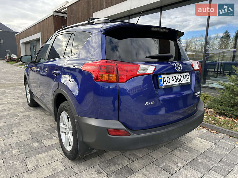 Позашляховик / Кросовер Toyota RAV4 2014 в Ужгороді