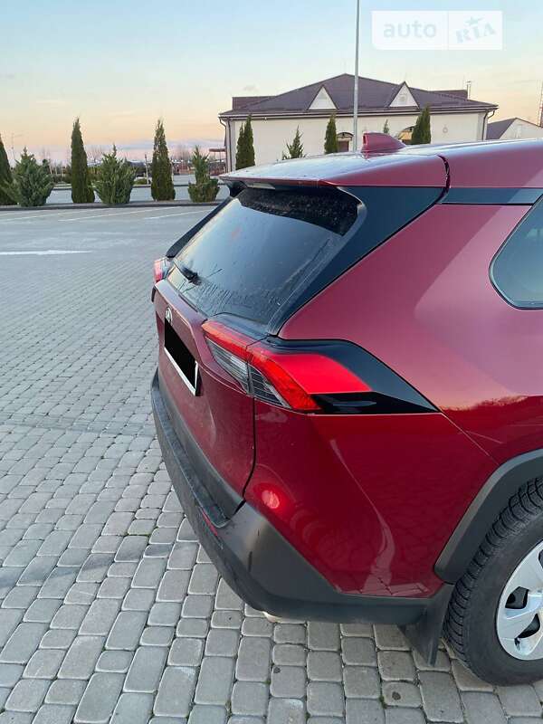 Внедорожник / Кроссовер Toyota RAV4 2019 в Хмельницком
