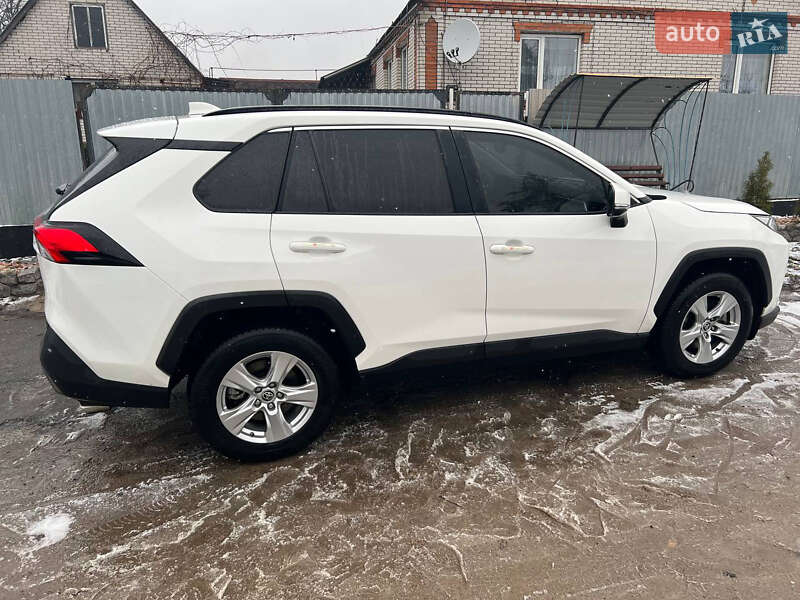 Позашляховик / Кросовер Toyota RAV4 2021 в Вінниці